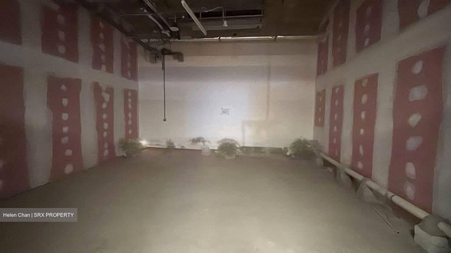 Club Street (D1), Retail #568019131